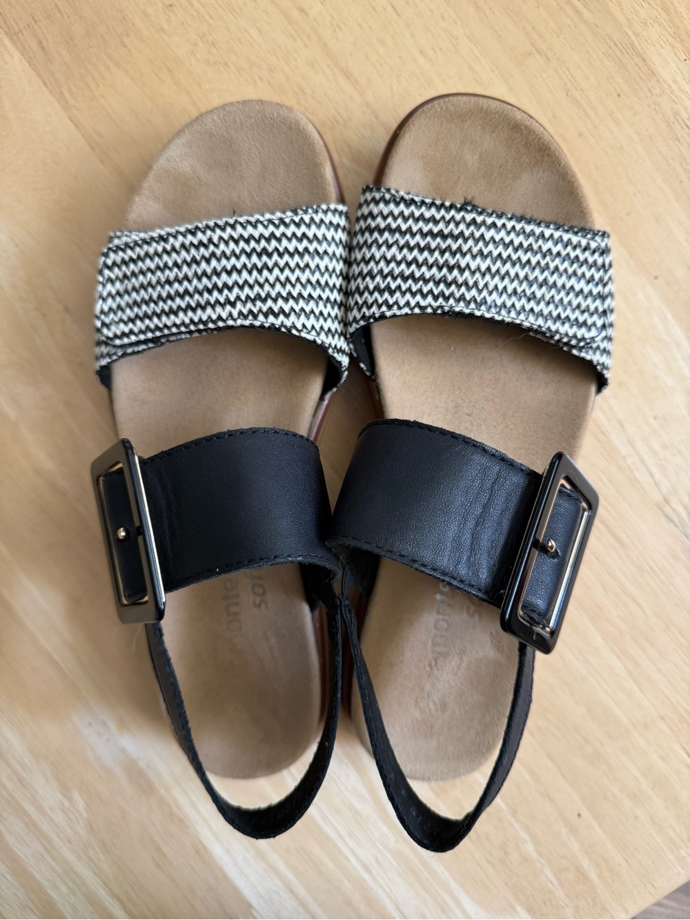 Remonte Black and Cream Zigzag Buckle Slide Sandals size 39